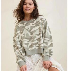 Aerie Camo Cropped Sweatshirt Size Medium